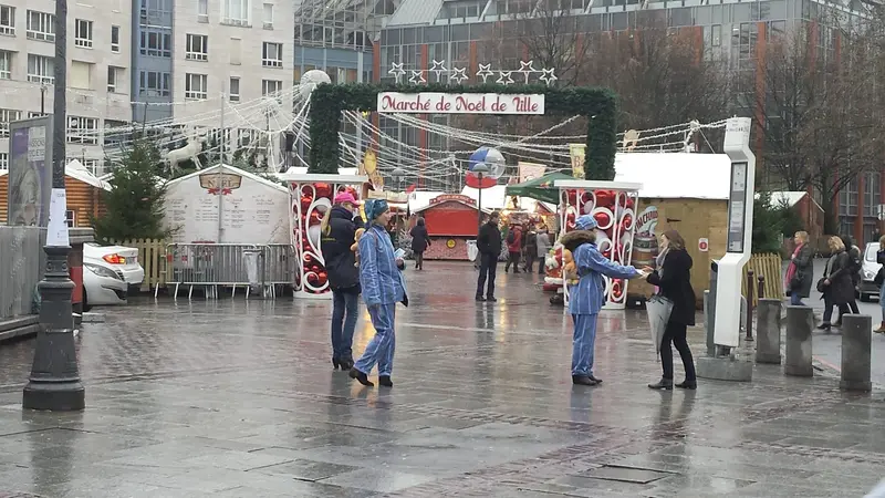 Arche d’entrée du marché de Noël de Lille, place Rihour